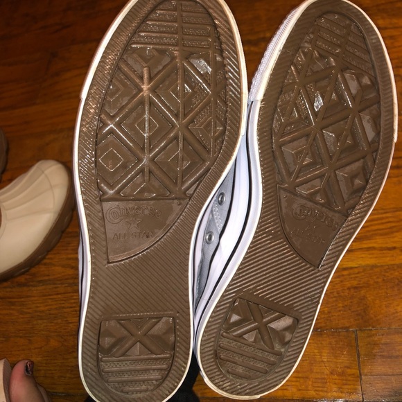 BRAND NEW GREY CONVERSE - Picture 6 of 7